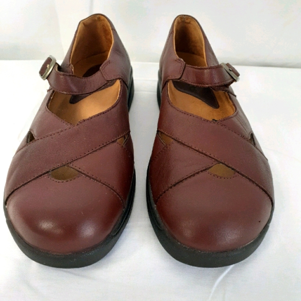 SoftSpots Womens Size 9 Brown Leather Mary Jane Flat Shoes